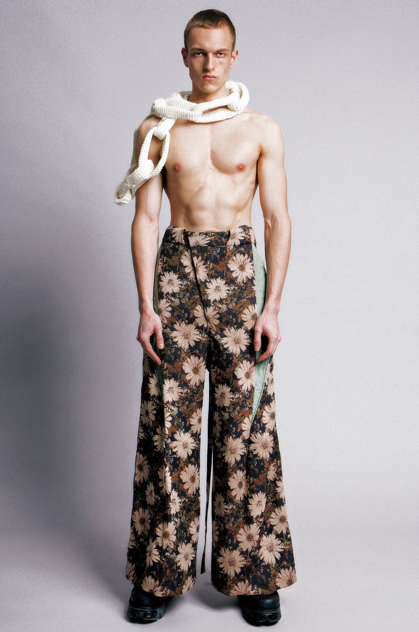 Woven Daisies Nightcrawler Trousers